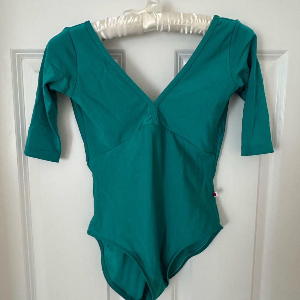 Yumiko Alecia Leotard with Sleeves M